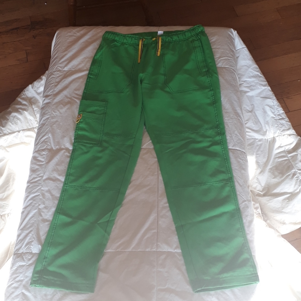 Scrub set neon green
